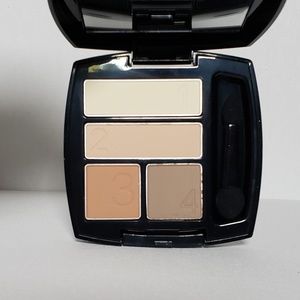 Avon True Color Matte Eyeshadow Quad
In Tenderness